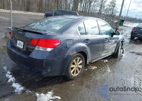 2010 Subaru Legacy 2.5I Premium z USA, uszkodzony, nr VIN 4S3BMBH68A3212985